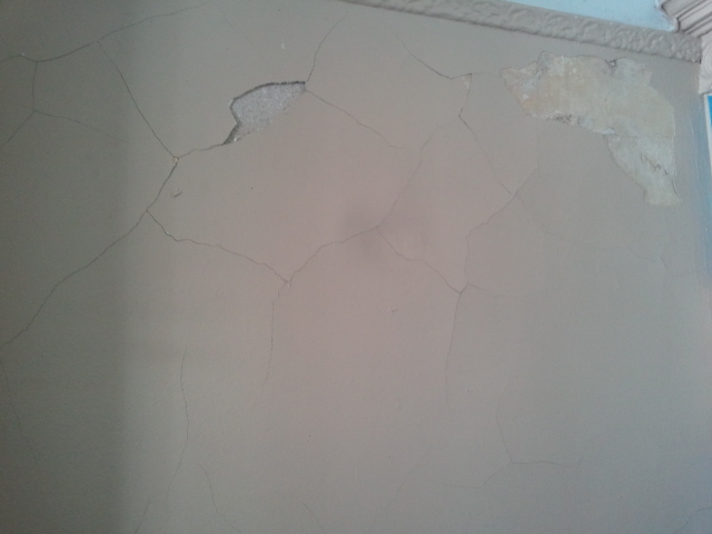 Wall crack filling